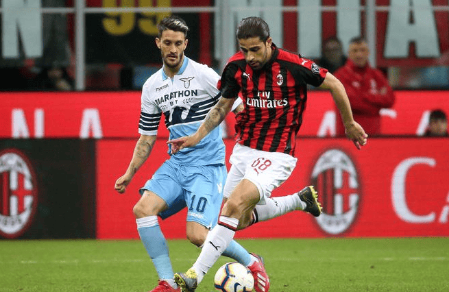 前锋终于找到射门感觉