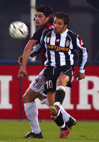 重庆铜梁龙冲超成功，重庆足球时隔4个赛季重返中超