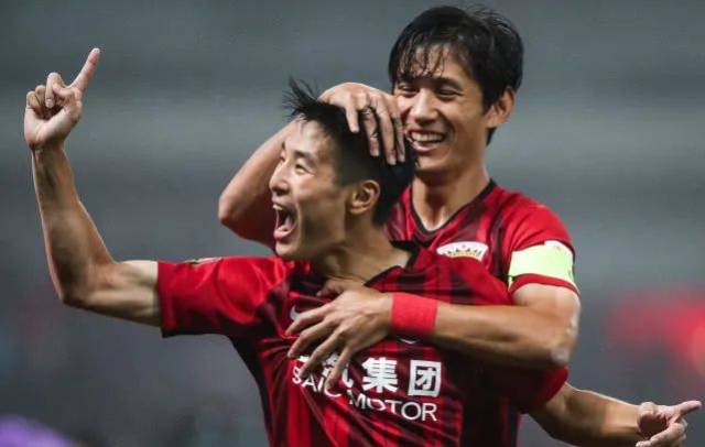 FIFA官方：C罗因直红被禁赛3场，剩余两场被缓期一年执行