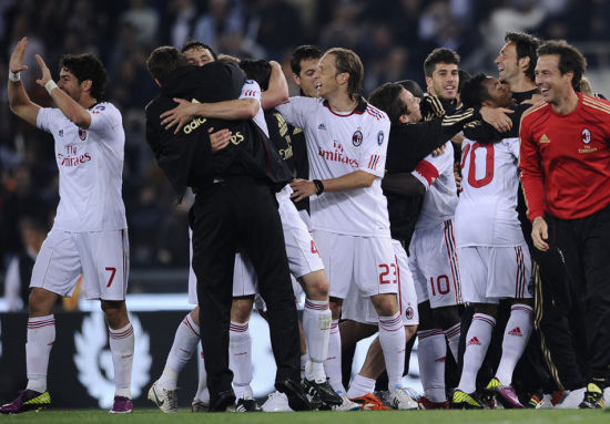 阿斯报：皇马希望与维尼修斯续约，双方正在努力达成最终协议